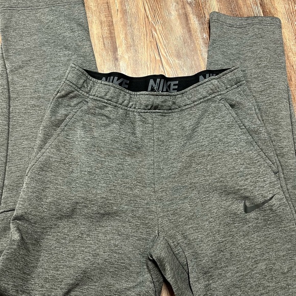 Grey Nike dri-fit sweatpants - Picture 3 of 6